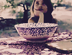 lillianwithprettybowl