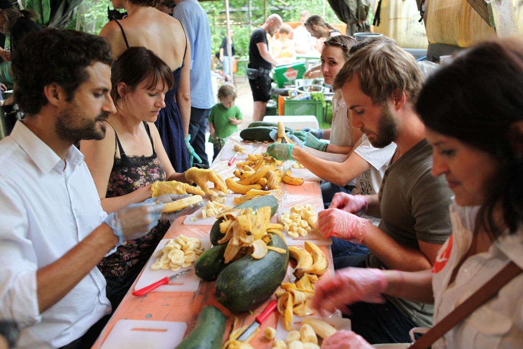 Helpers at the Schnippeldisco in Berlin - Wastecooking