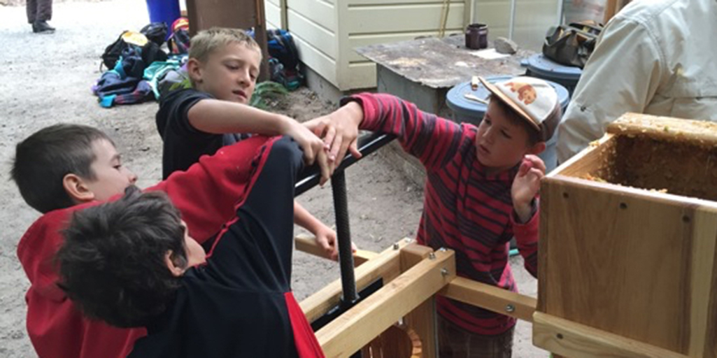 Can your school press apple juice at the Sebastopol Community Apple Press