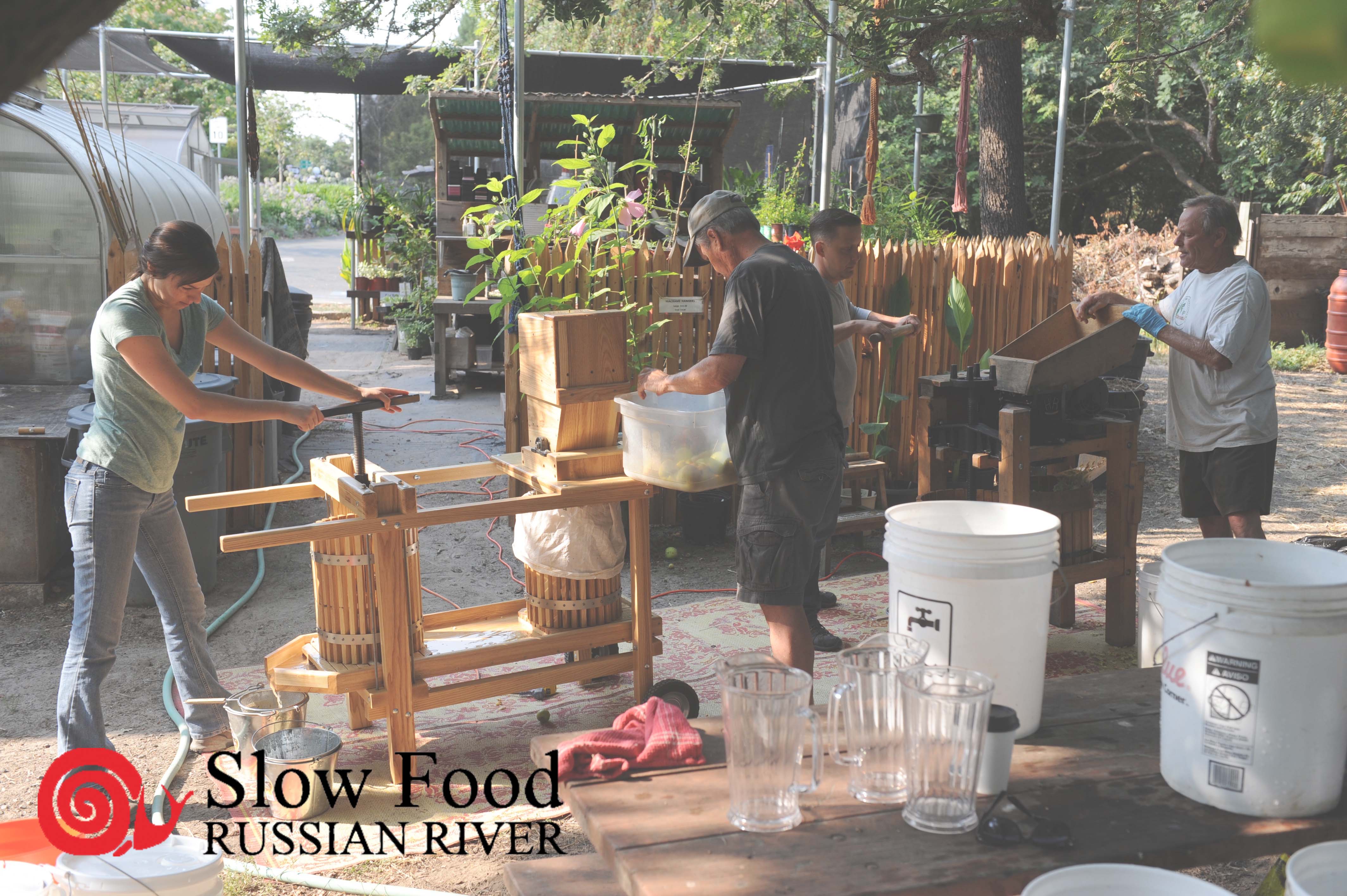 Community Apple Press 2016 Season